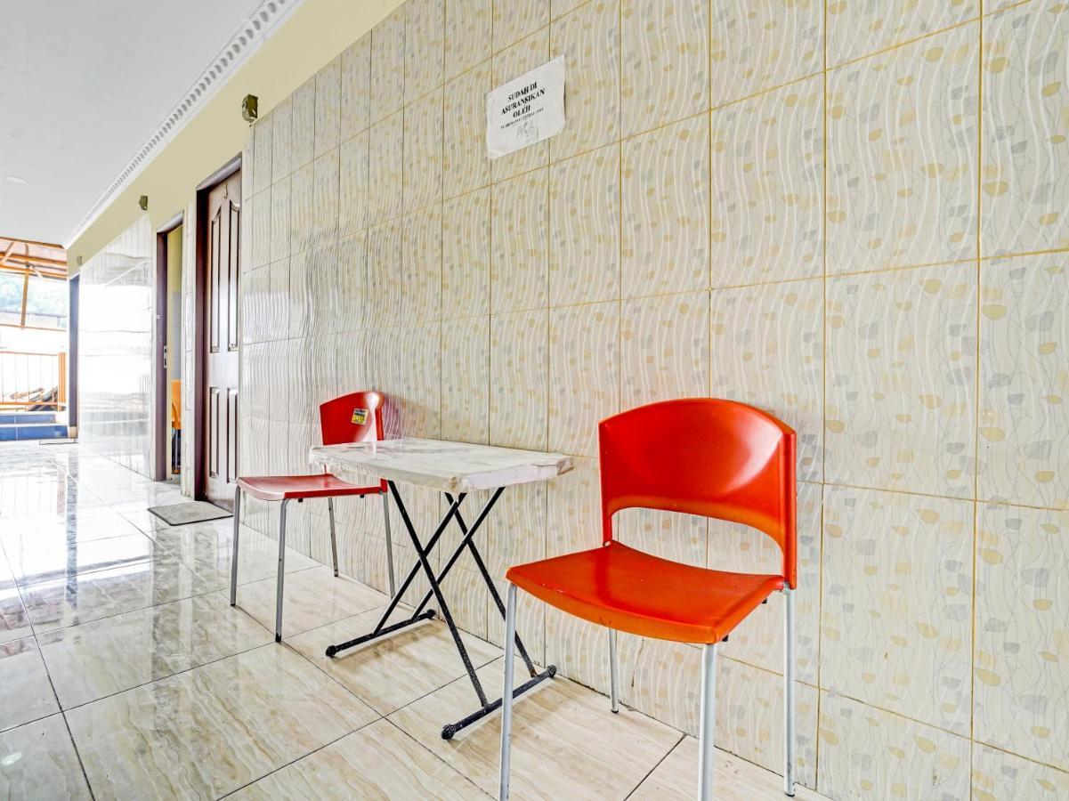 Oyo 90238 Hotel Nusantara Cirebon Extérieur photo