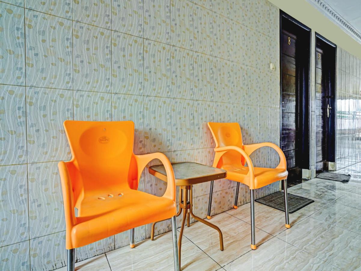 Oyo 90238 Hotel Nusantara Cirebon Extérieur photo