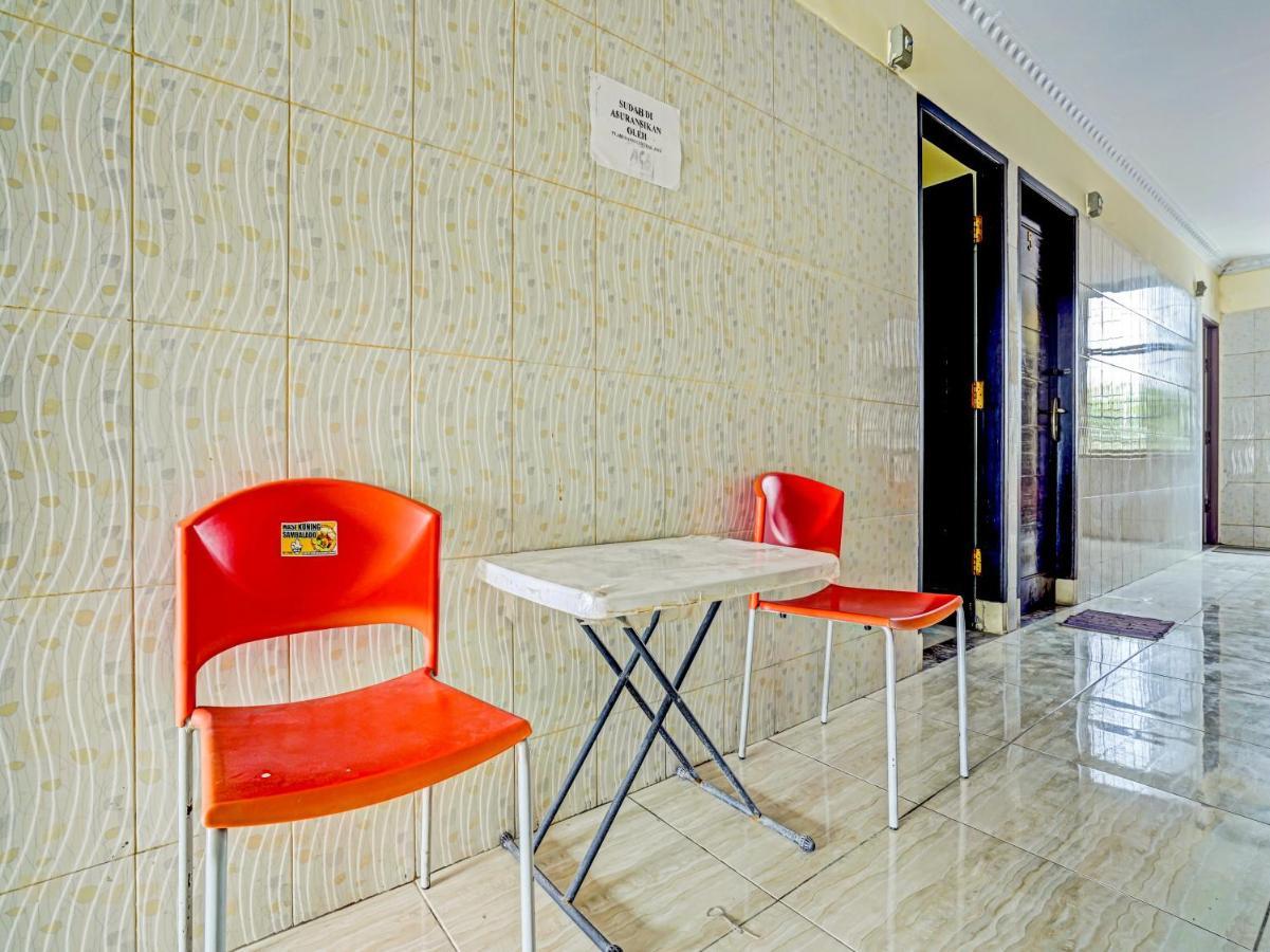 Oyo 90238 Hotel Nusantara Cirebon Extérieur photo